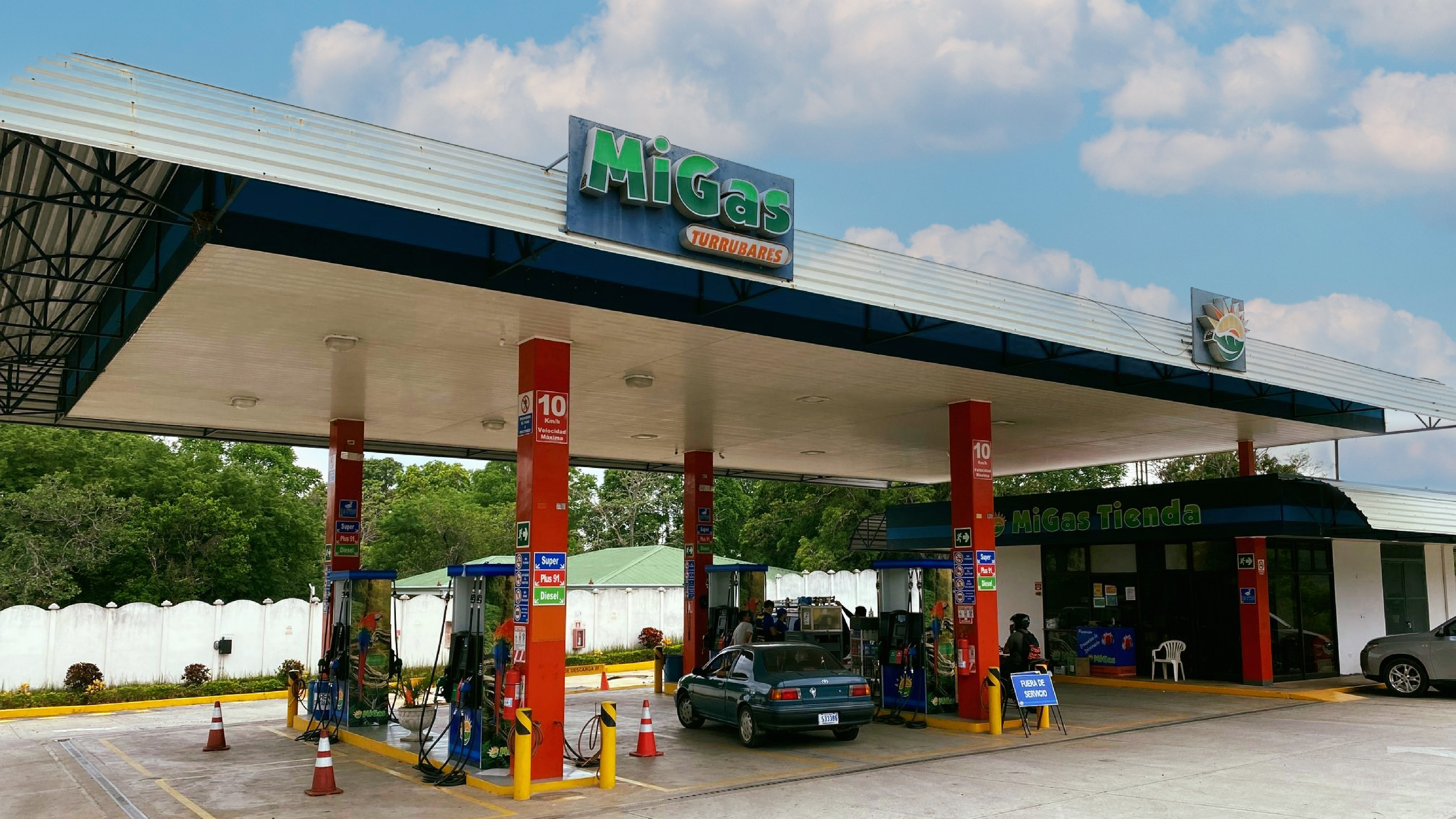 Estación de Servicio MiGas en Turrubares